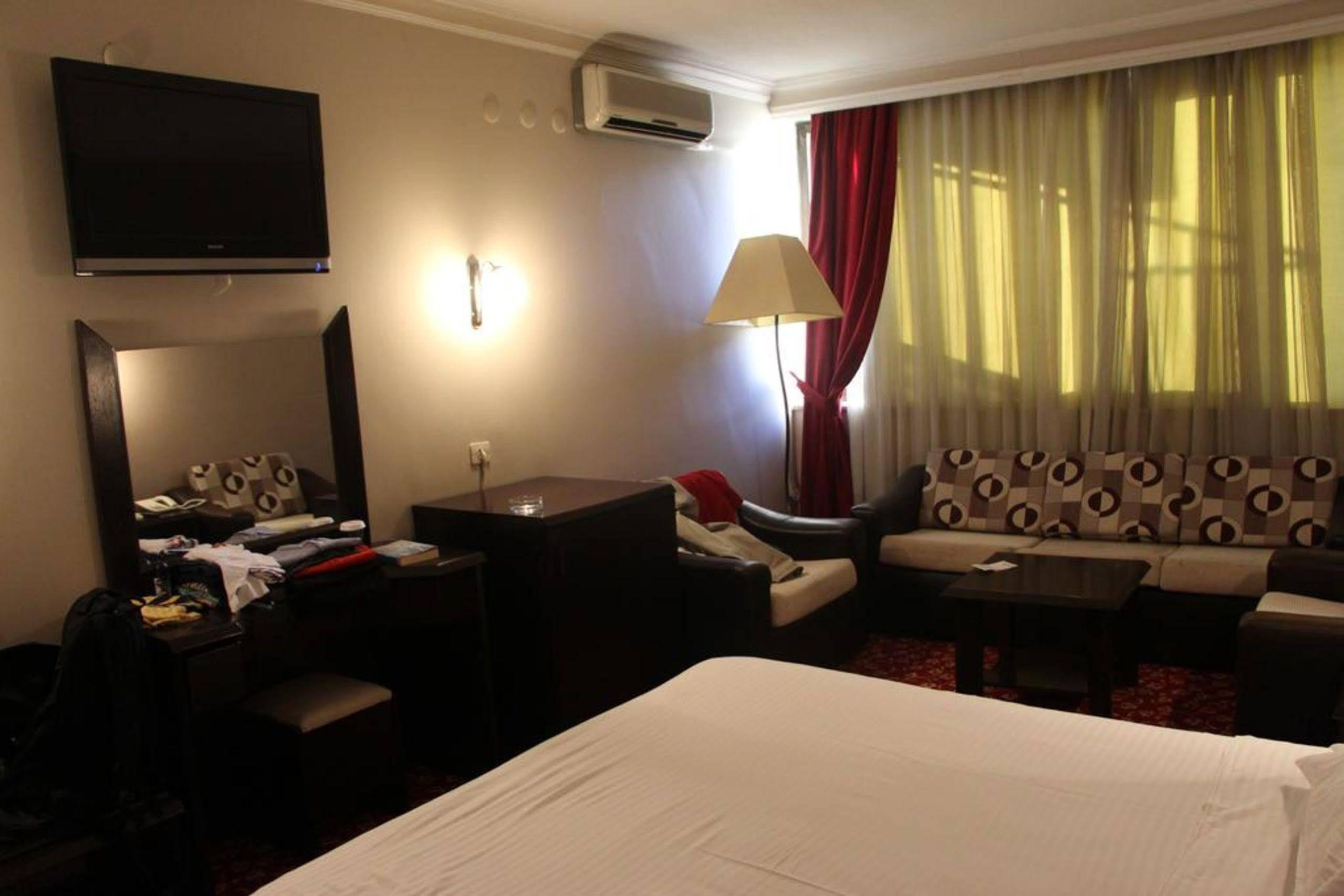 Akyuz Hotel Ankara Ngoại thất bức ảnh